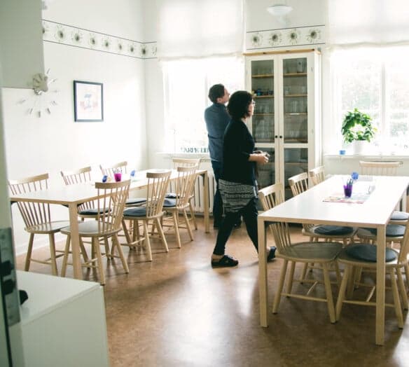 Medarbetare i matsalen