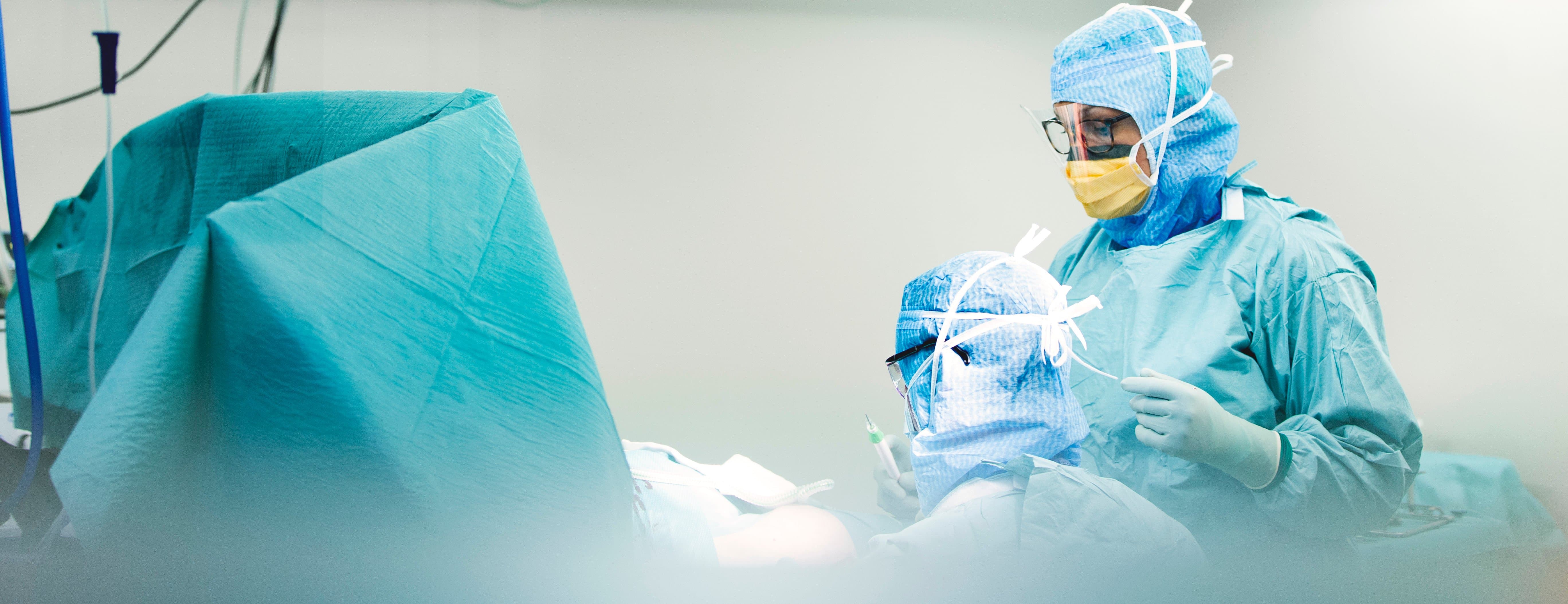 Läkare under operation