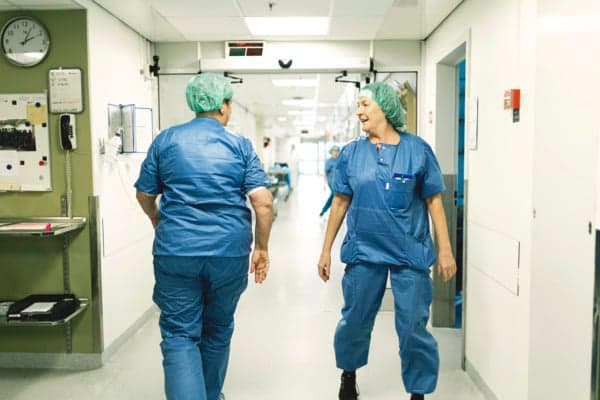 Personal i korridoren på Motala lasarett